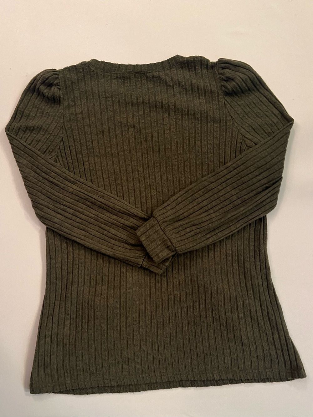 Olive Green Women's Sweater with Front Pockets - Picture 4 of 5